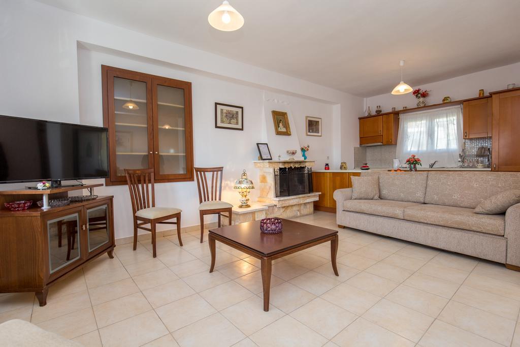 Grande Apartments Лименария Екстериор снимка