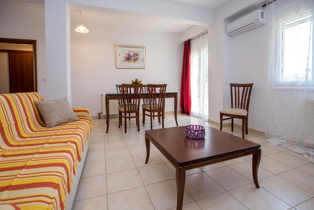 Grande Apartments Лименария Екстериор снимка