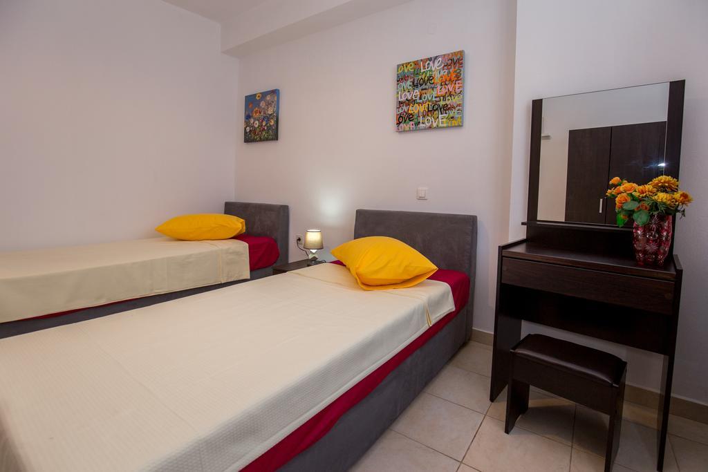 Grande Apartments Лименария Екстериор снимка