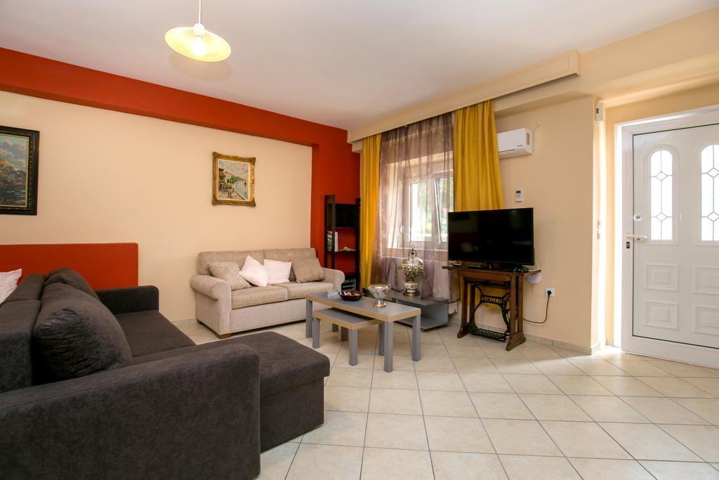 Grande Apartments Лименария Екстериор снимка